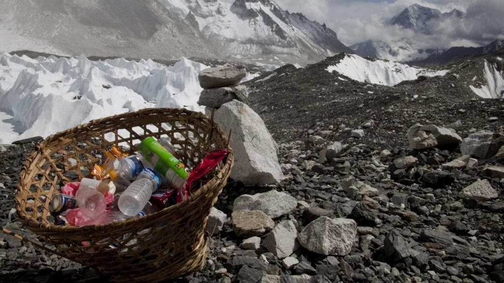 La cara B de la masificación del turismo de montaña: aumento de muertes y riesgo para los ecosistemas