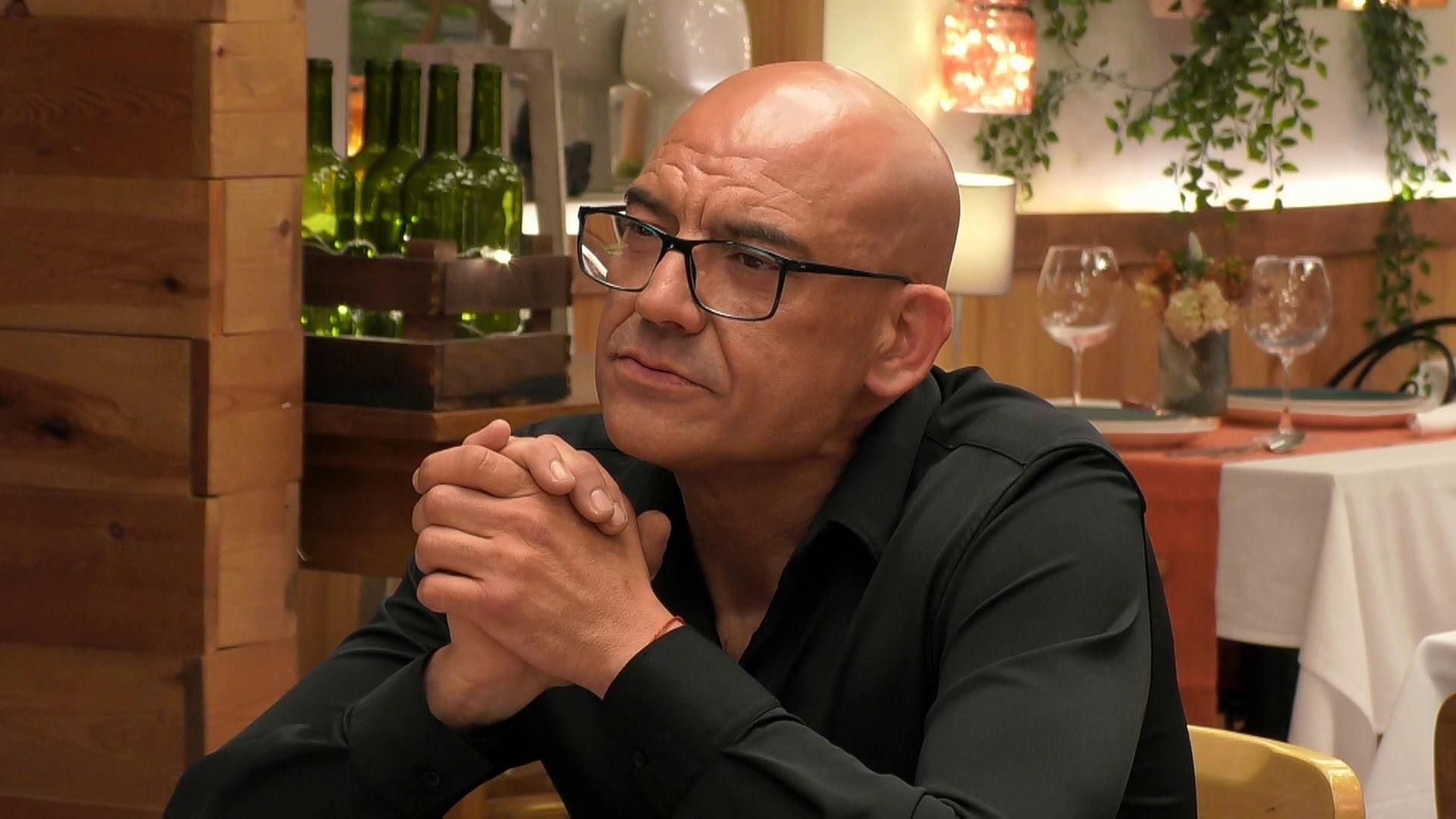 La polémica opinión de un soltero de ‘First Dates’ sobre las mujeres: “Sois todas posesivas y obligáis a mentir” La polémica opinión de un soltero de ‘First Dates’ sobre las mujeres: “Sois todas posesivas y obligáis a mentir”