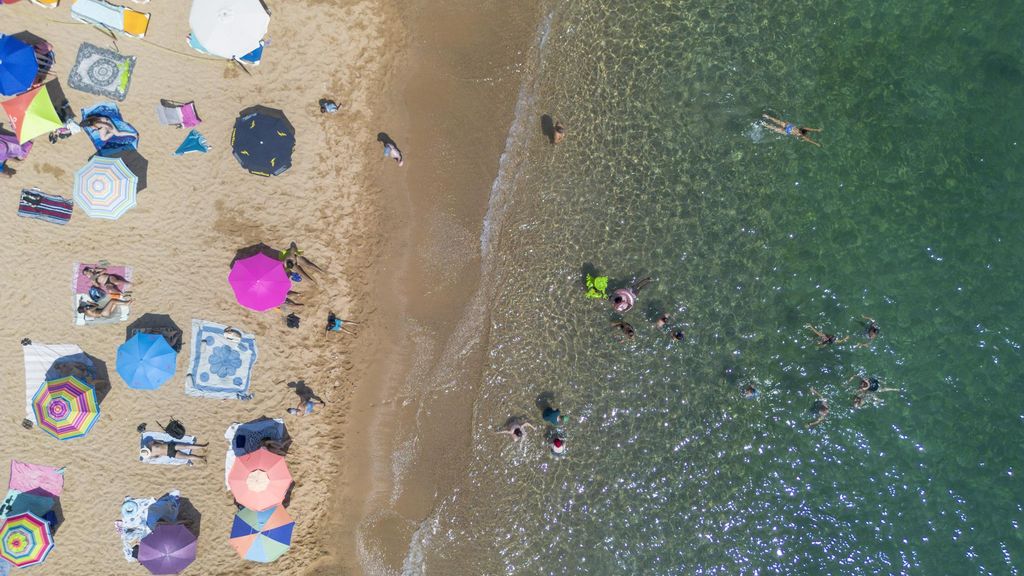 Muere una mujer de 81 años en la playa del Port de Llançà de Girona: es la víctima 17 de este verano en el litoral catalán