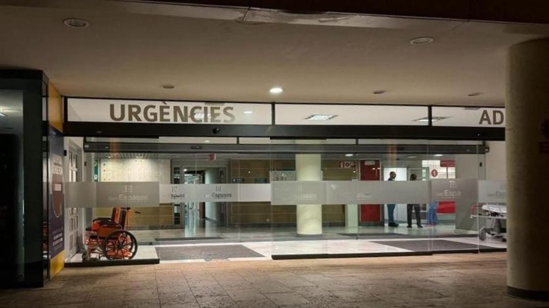 Puerta de urgencias del Hospital Son Espases. Foto de archivo