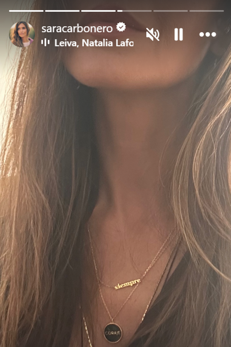 Sara Carbonero, detalle de sus colgantes