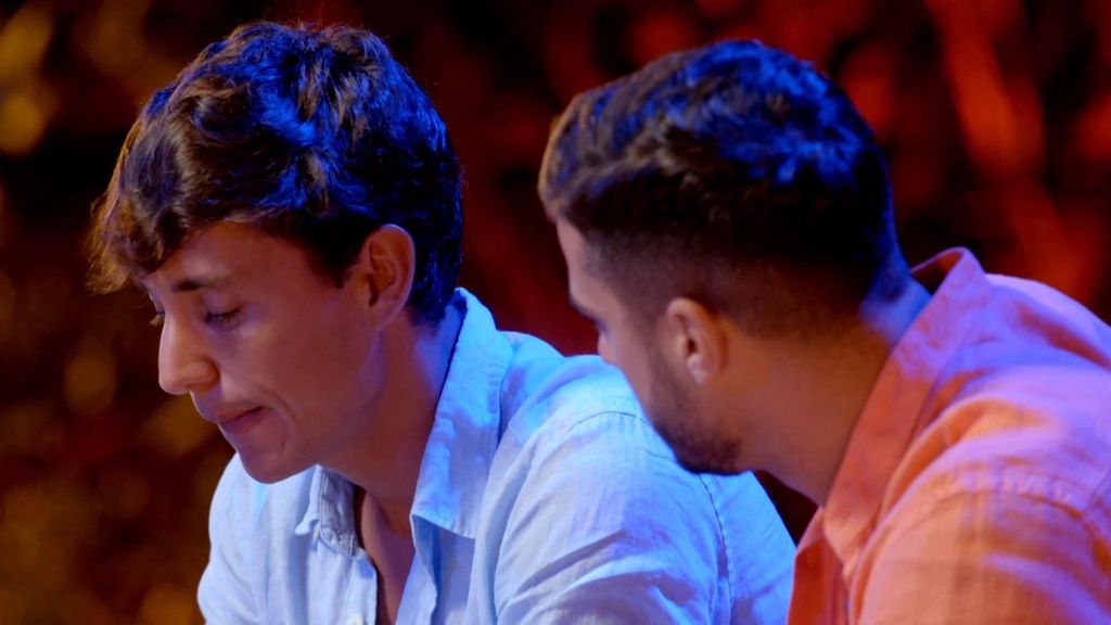 El cómico malentendido entre Javi Redondo y Mario González en su primera hoguera: ¡recuerda el momentazo del gemelo y el culo!