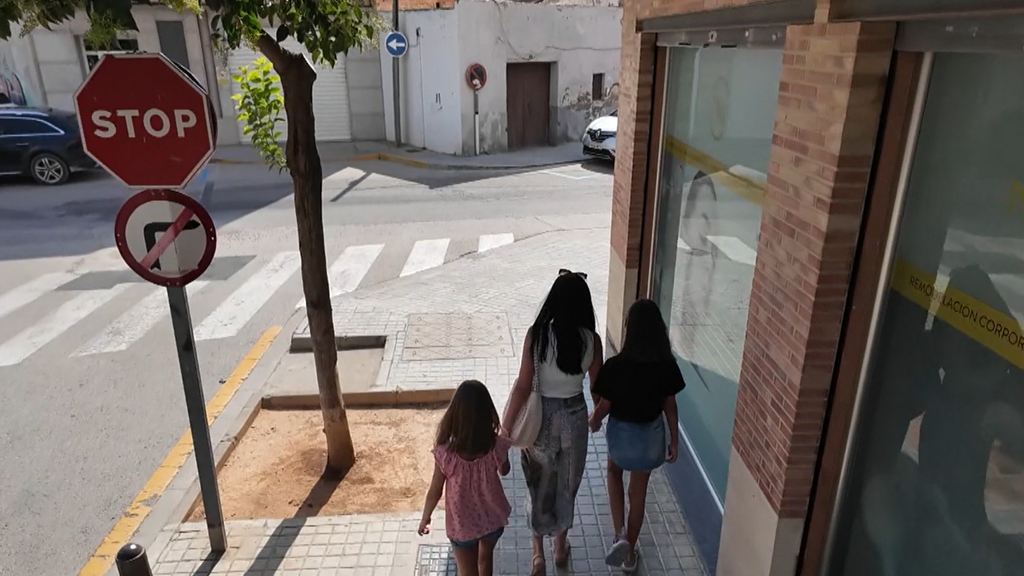 Gloria, quien decidió abandonar su casa en Paiporta por el trauma de la DANA: "Es una decisión difícil"