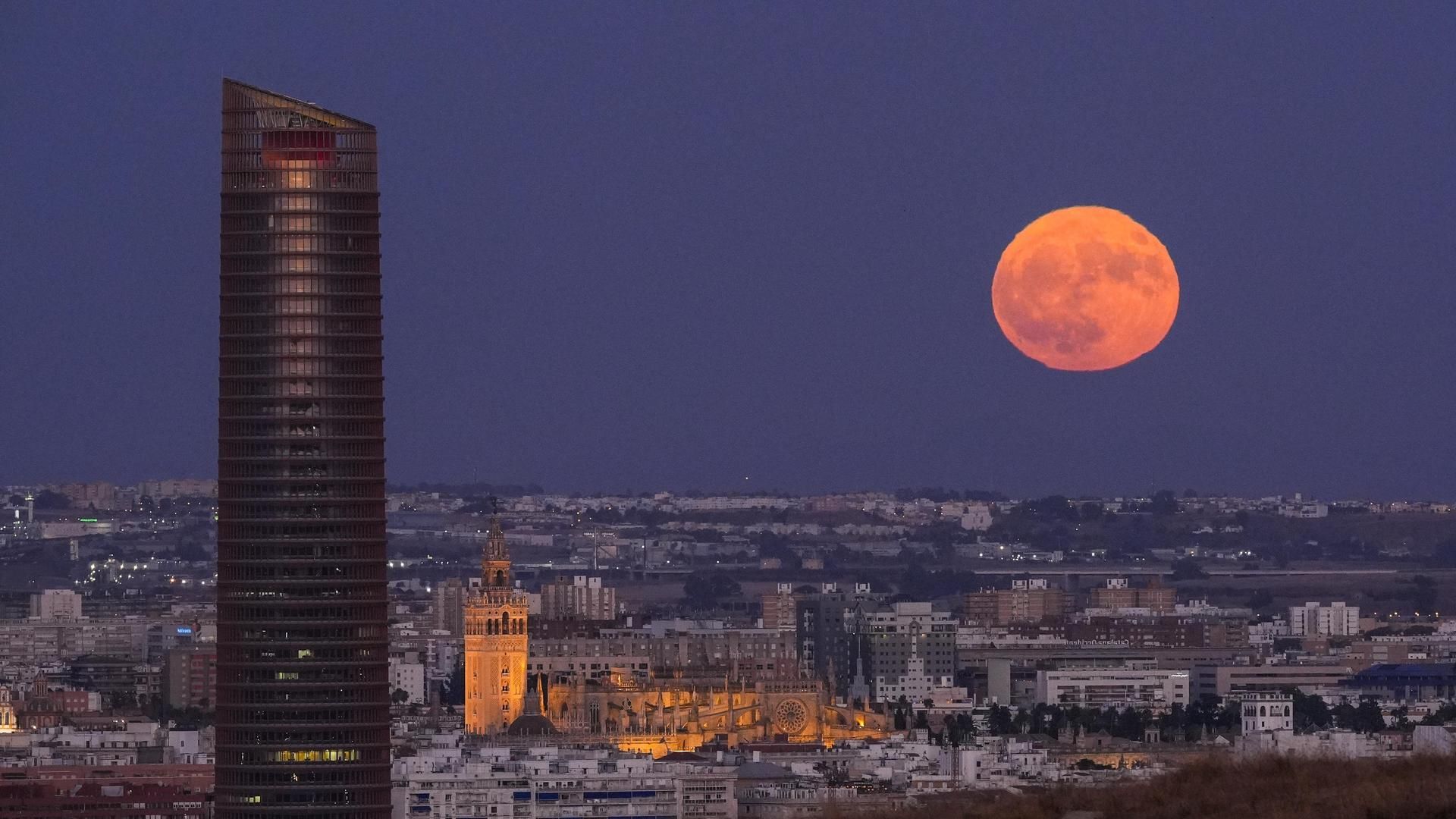 La luna del Esturión: cuándo y dónde se podrá ver esta peculiar luna llena