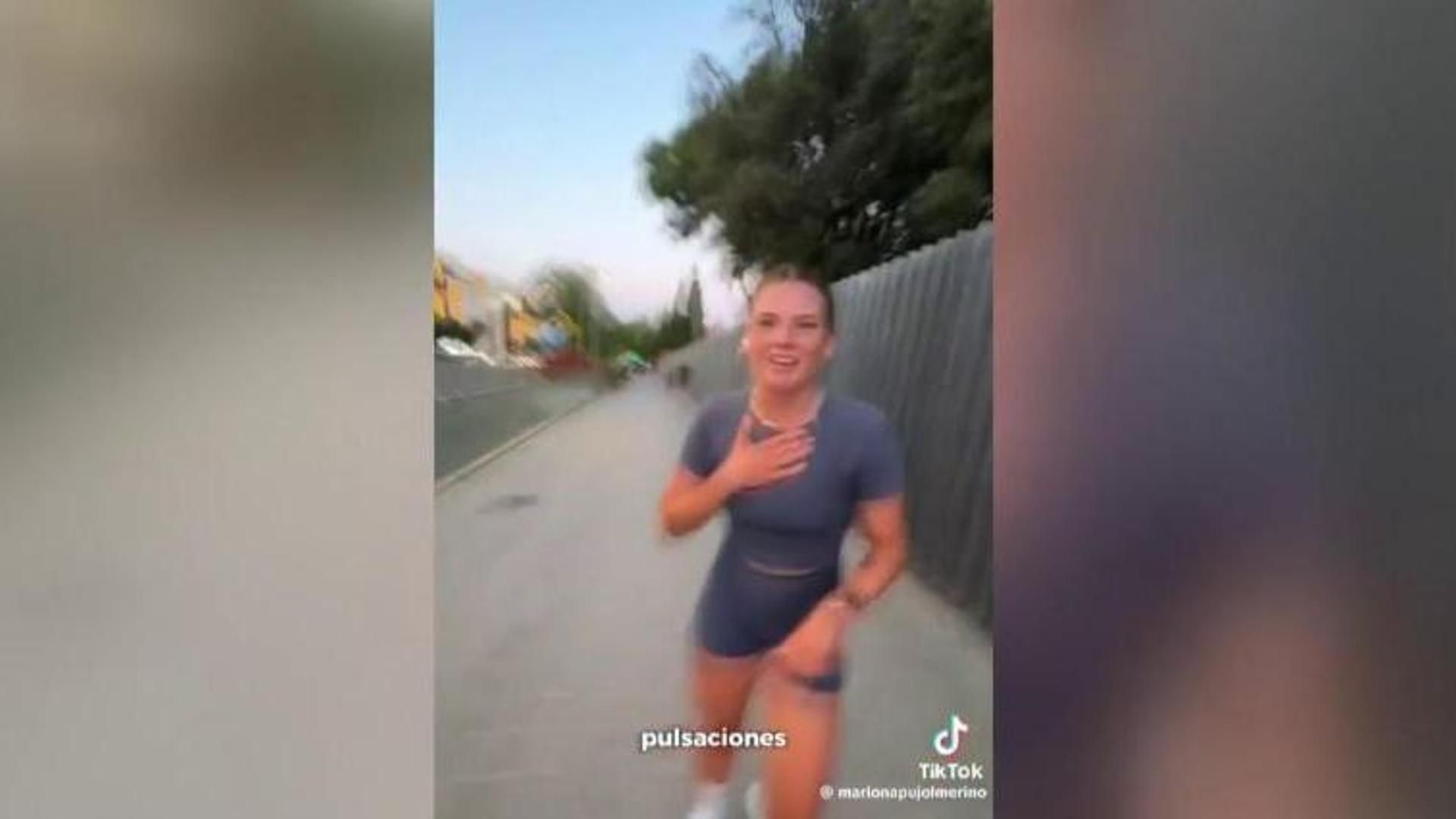 Reacciones al vídeo viral en el que dos corredoras criticaban los barrios pobres de Barcelona: "solo he olido a kebab" Reacciones al vídeo viral en el que dos corredoras criticaban los barrios pobres de Barcelona: "solo he olido a kebab"
