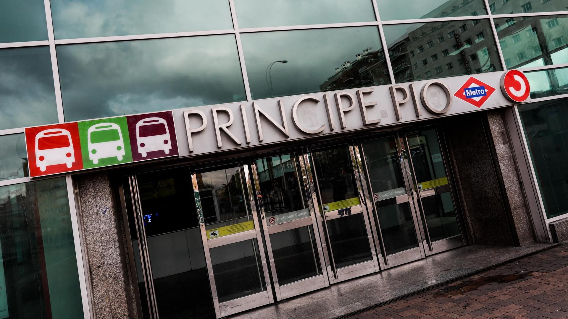 Suspendidos todos los trenes de media distancia con origen en la estación de Príncipe Pío, por el incendio en Ávila