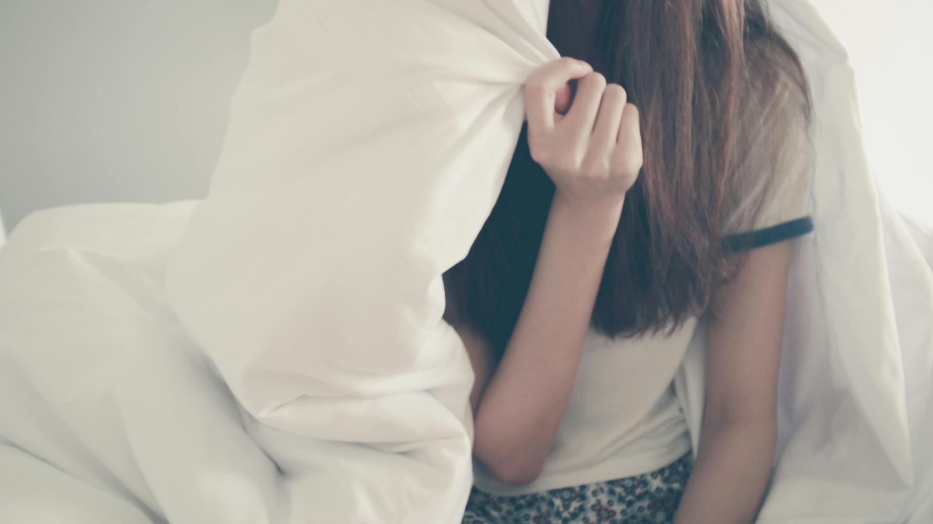 Una experta en sueño alerta sobre el error que destruye tu descanso