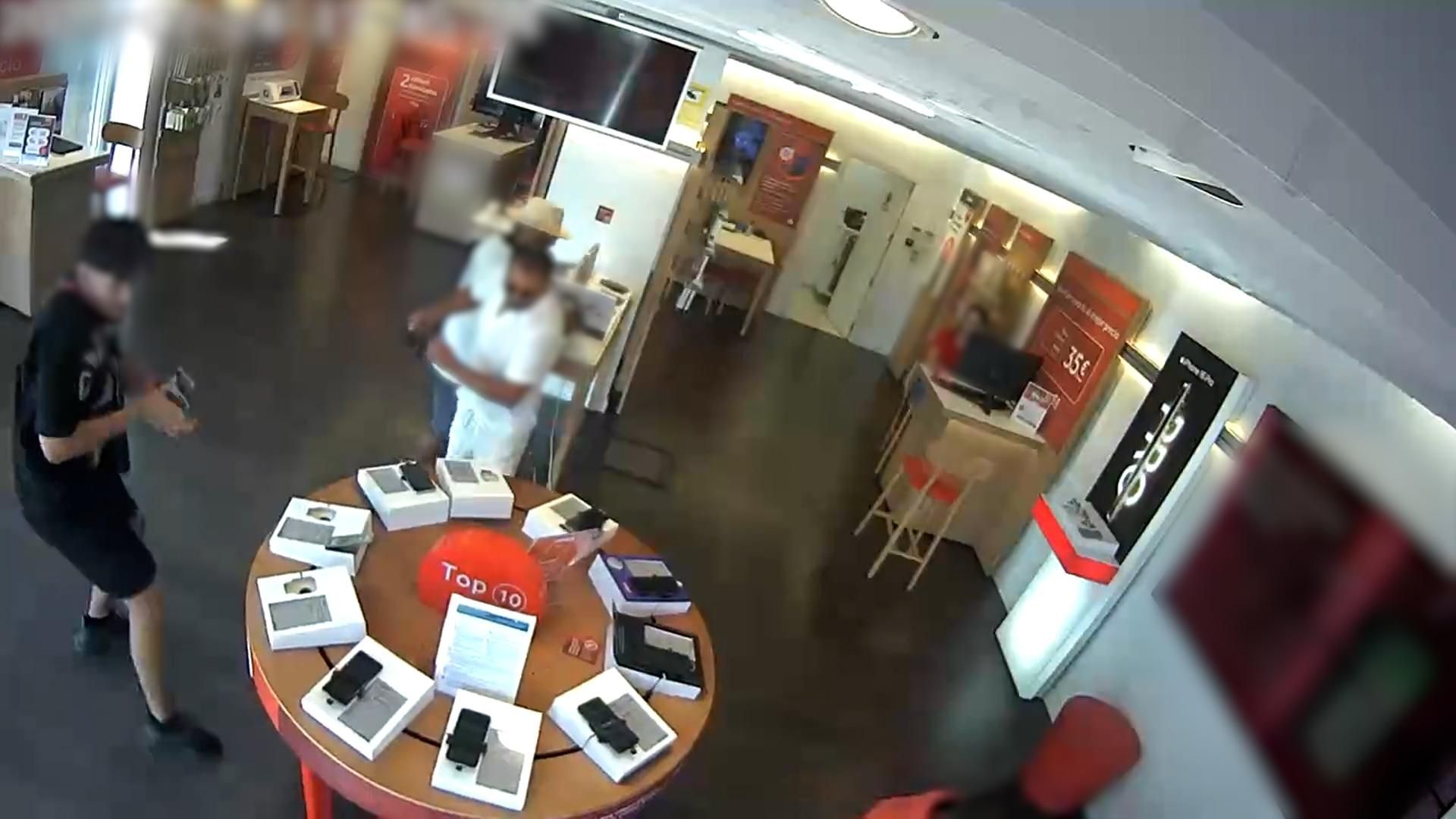 09 08 25 robo moviles sevilla 01