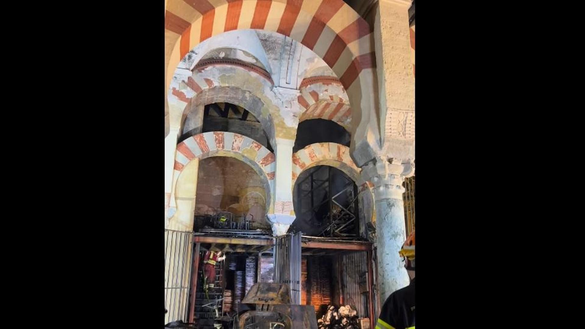 Así ha quedado la Mezquita de Córdoba tras el fuego: las imágenes del incendio