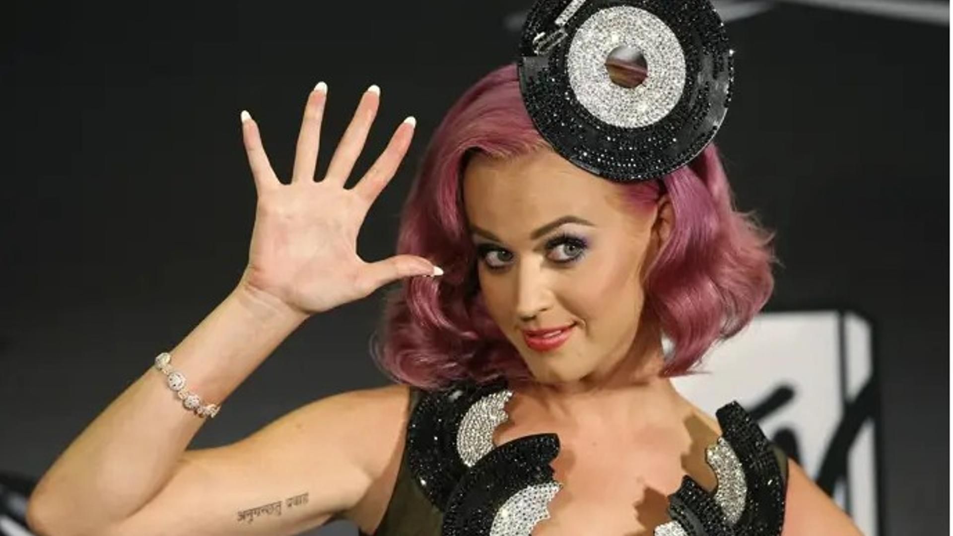 El Gobierno balear sanciona a la cantante Katy Perry por el polémico rodaje de su videoclip en Formentera