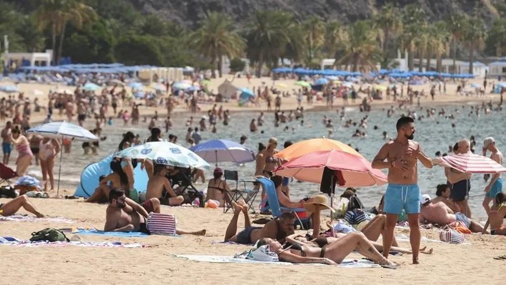 Canarias, el horno de España en plena ola de calor: cuatro de las islas, en aviso rojo por altas temperaturas