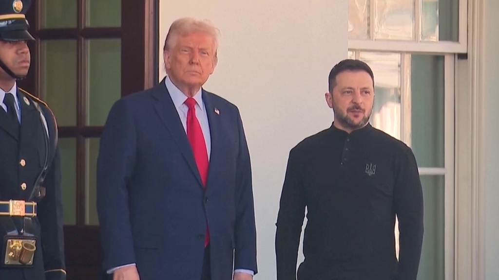 Donald Trump estaría abierto a la participación de Volodimir Zelenski en la reunión con Vladimir Putin en Alaska