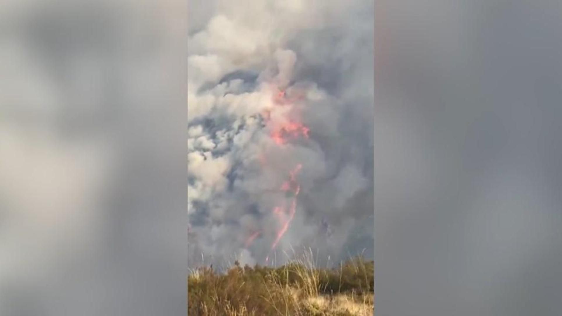 Dos incendios sin control afectan a más de 1.000 hectáreas en la provincia de Ourense