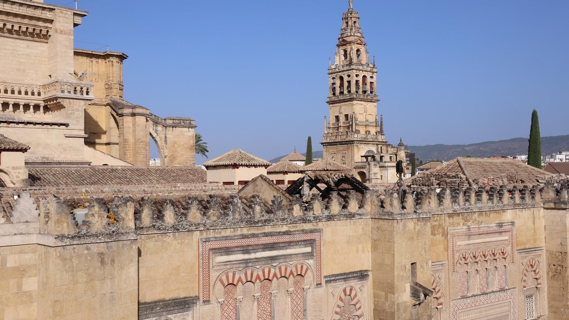 Imagen de la zona afectada por el incendio que sufrió una capilla de la Mezquita-Catedral de Córdoba