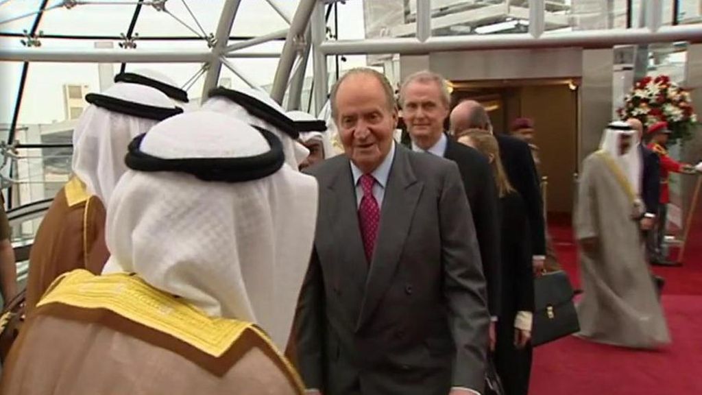 El traficante de armas Abderramán El Assir sería el negociador de la serie y las memorias de Juan Carlos I: "Es una pieza clave"