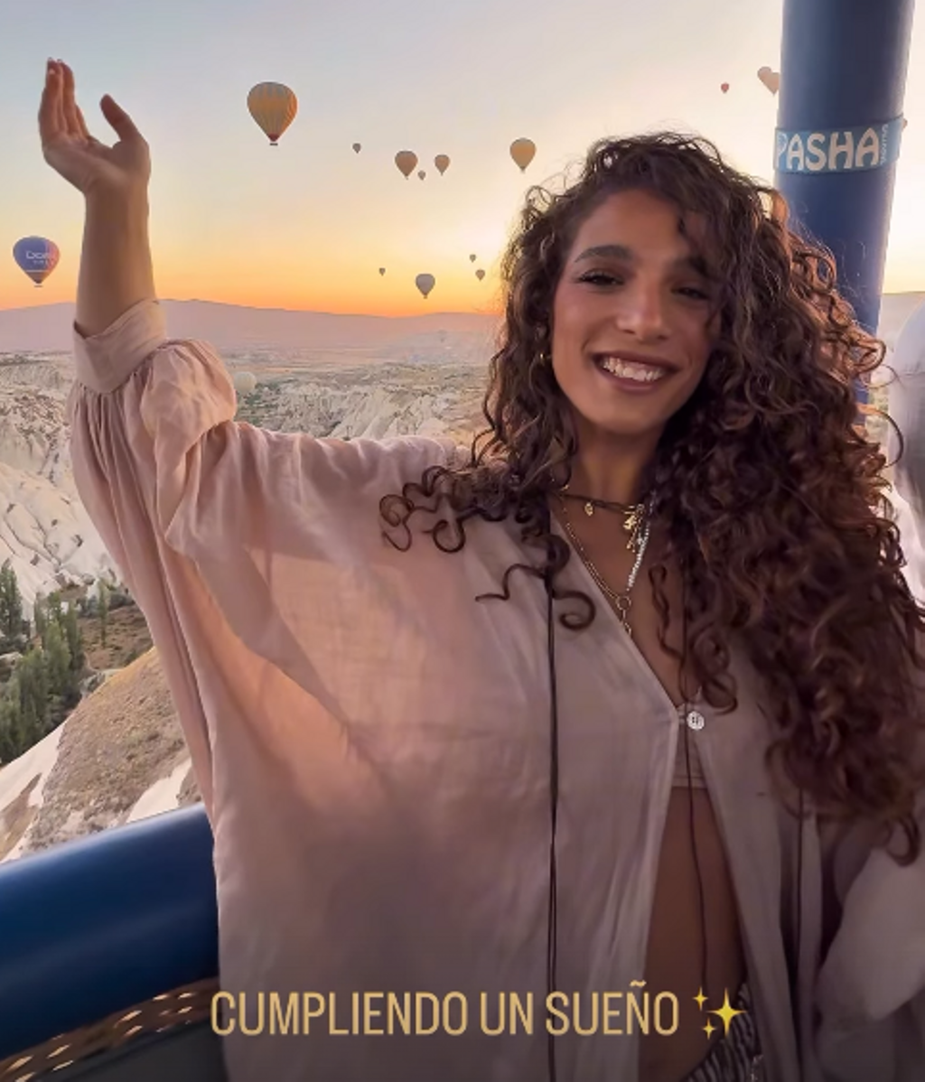 Alma Bollo paseando en glovo en la Capadocia