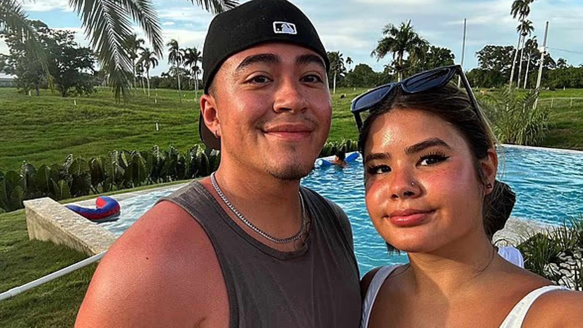 Kevin Mares, con su pareja