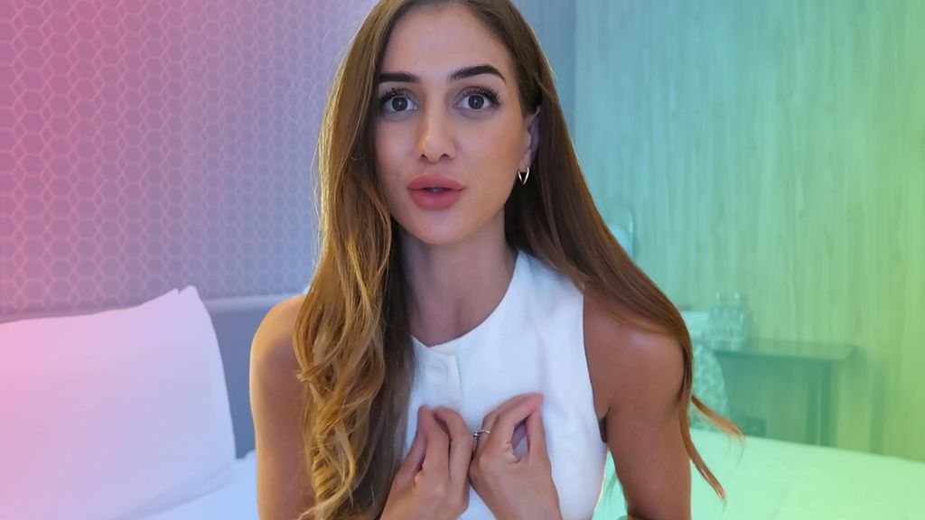 Maica Benedicto, sobre su ansiedad por ponerse prótesis en el pecho Obvio microbio Temporada 1 Top Vídeos 20