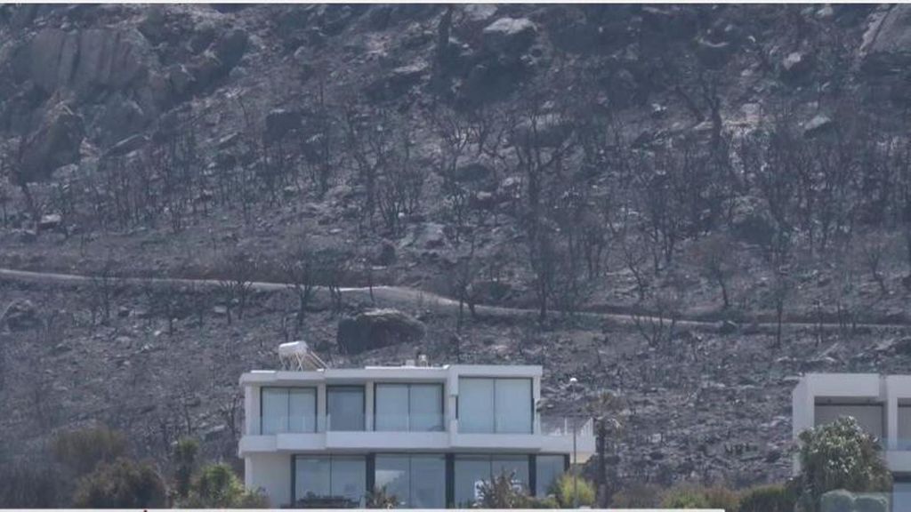 Comienzan a regresar a sus alojamientos 700 evacuados del incendio de Tarifa, que ya ha calcinado 300 hectáreas