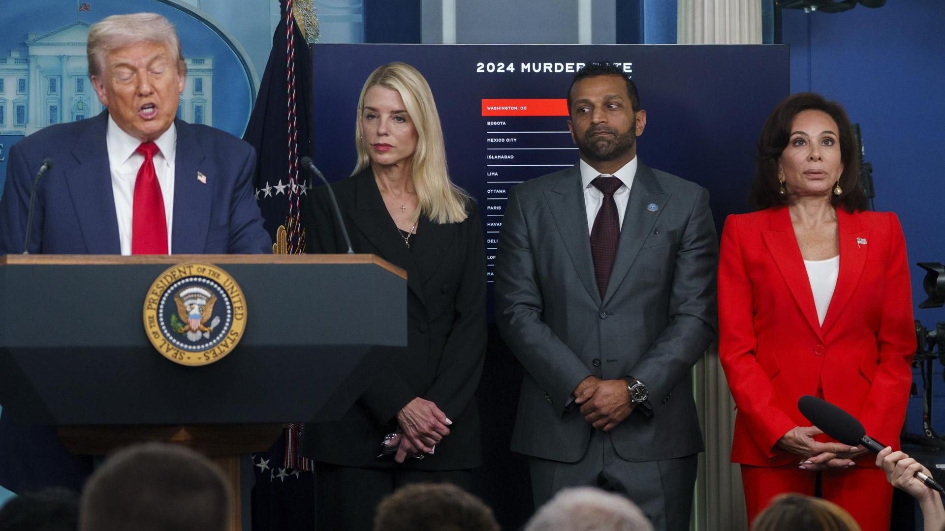 Donald Trump y su equipo defienden la intervención policial del distrito federal de Washington