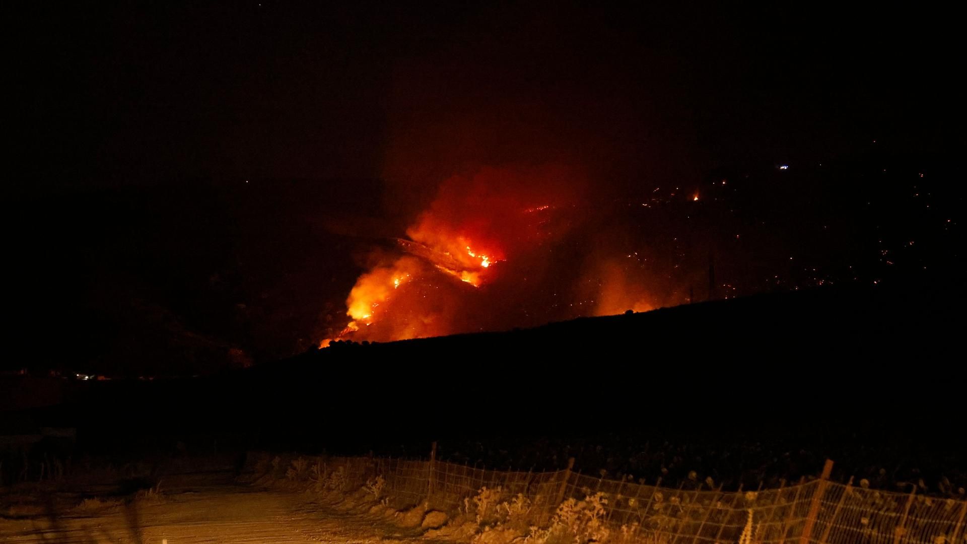 Incendio en Tarifa, Cádiz: ninguna de las 2.000 personas evacuadas puede volver de momento a sus casas