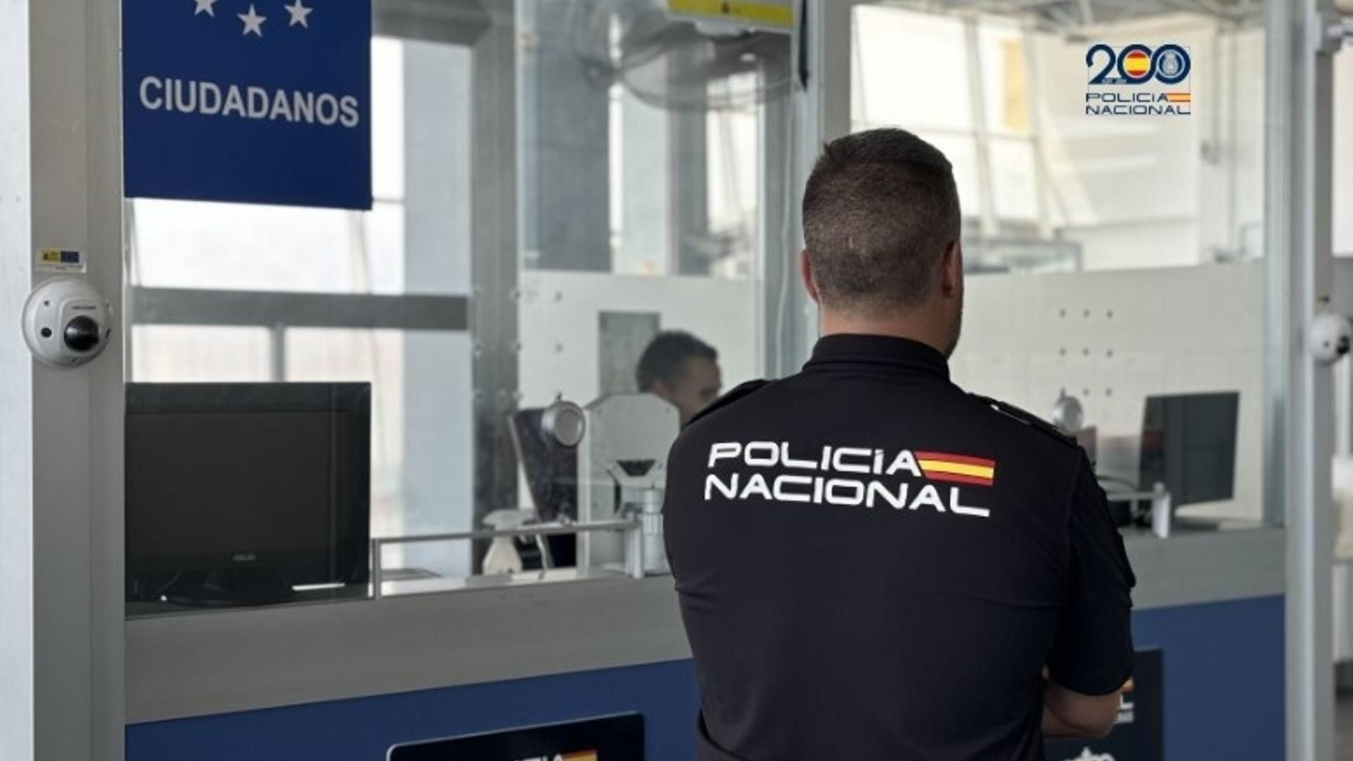 Miembro de la Ucrif de la Policía Nacional de Melilla