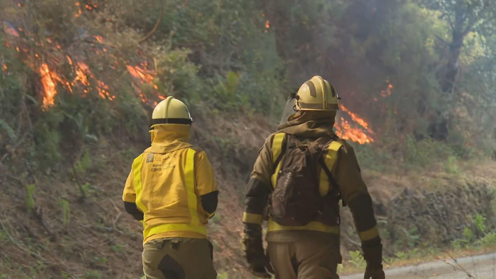 Ourense arde con los incendios de Maceda y Chandresa de Queixa superando la superficie quemada el año pasado en toda Galicia