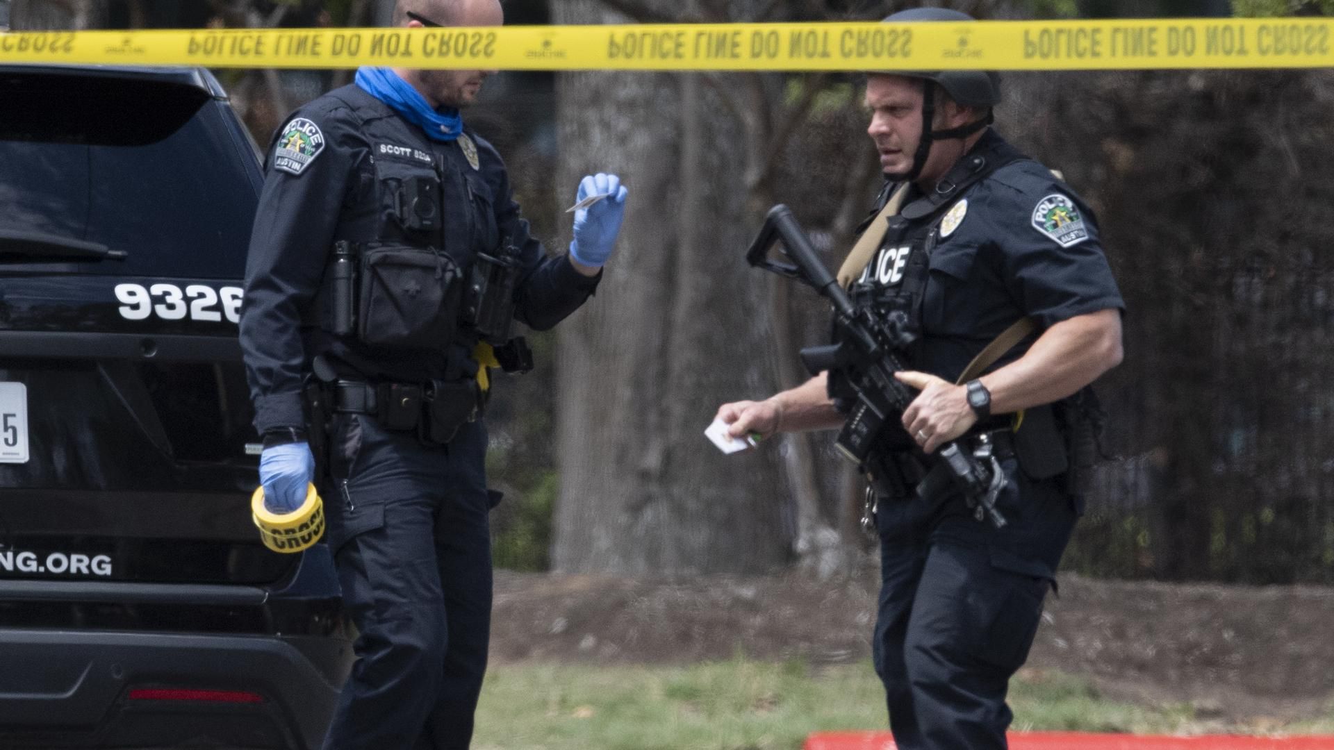 Tres muertos en un tiroteo en el aparcamiento de un centro comercial en Austin, Texas, EEUU