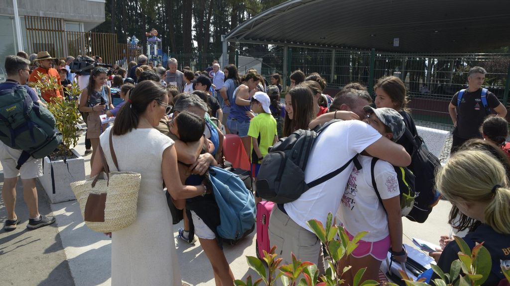 Vuelven a sus casas lo 170 menores desalojados de un campamento en Manzaneda, Pontevreda, por la proximidad de un incendio
