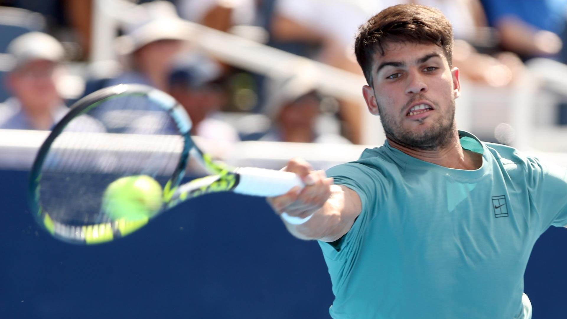 Carlos Alcaraz bromea con el calor en el Masters 1.000 de Cincinnati: “Soy de Murcia, tengo que estar acostumbrado”