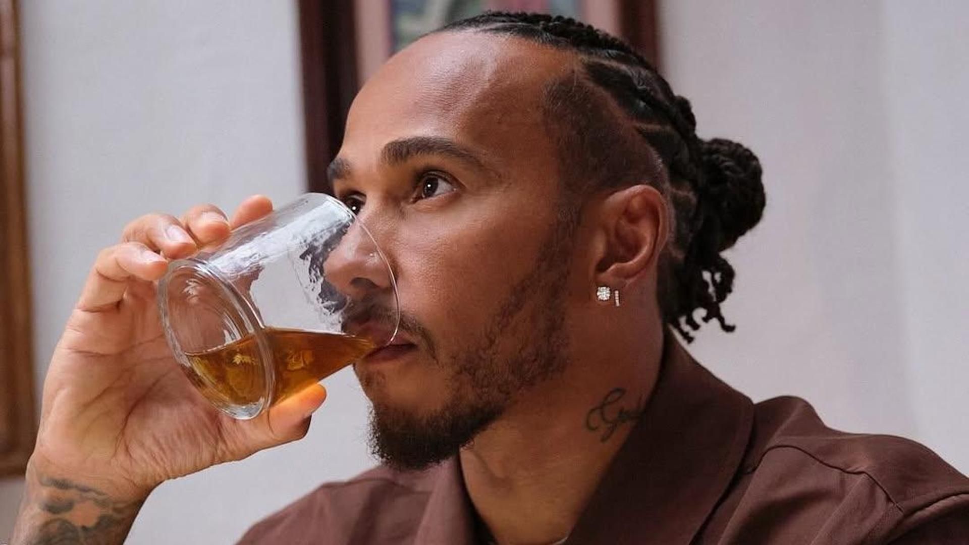 Desde 2023 Lewis Hamilton tiene esta marca de tequila