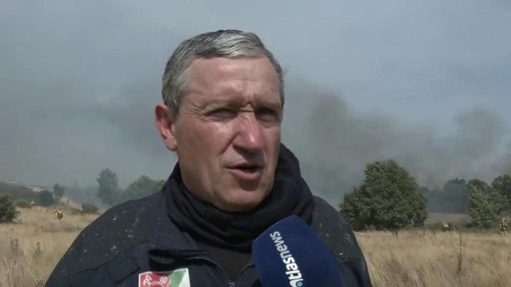 El presidente de la Diputación de Zamora pasa sus vacaciones como bombero en los incendios de la provincia: "Soy más útil aquí"