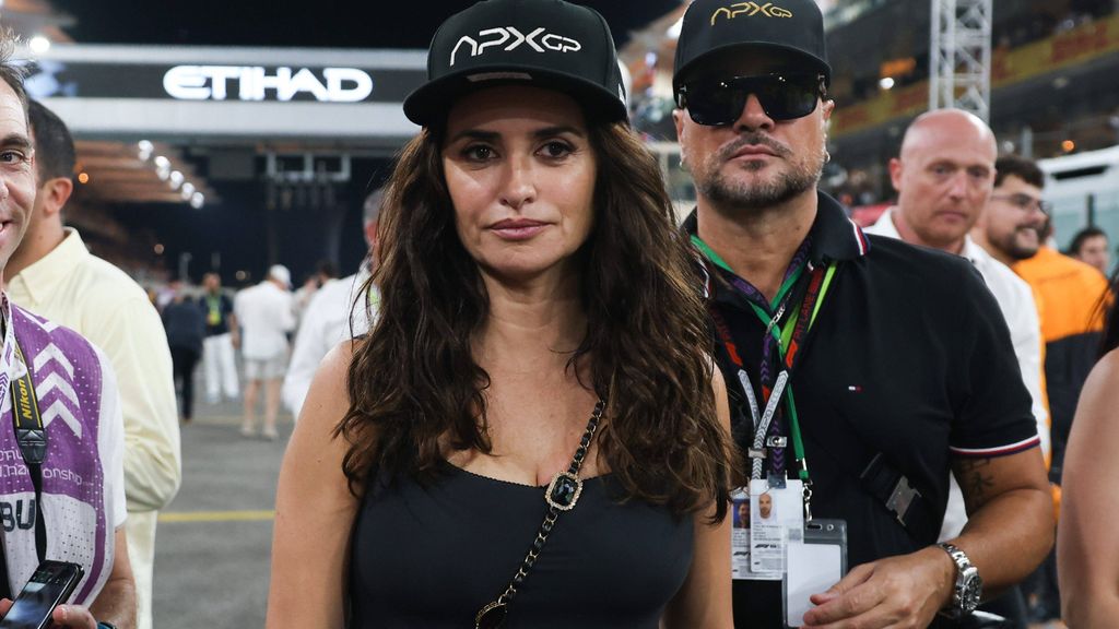 Penélope Cruz le robó el micrófono a Bad Bunny en su último concierto