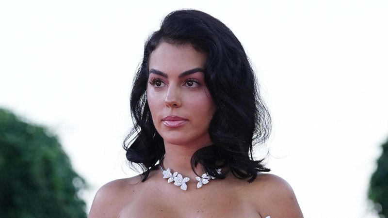 Georgina Rodríguez enseña el talento de sus hijas tras anunciar su boda ...