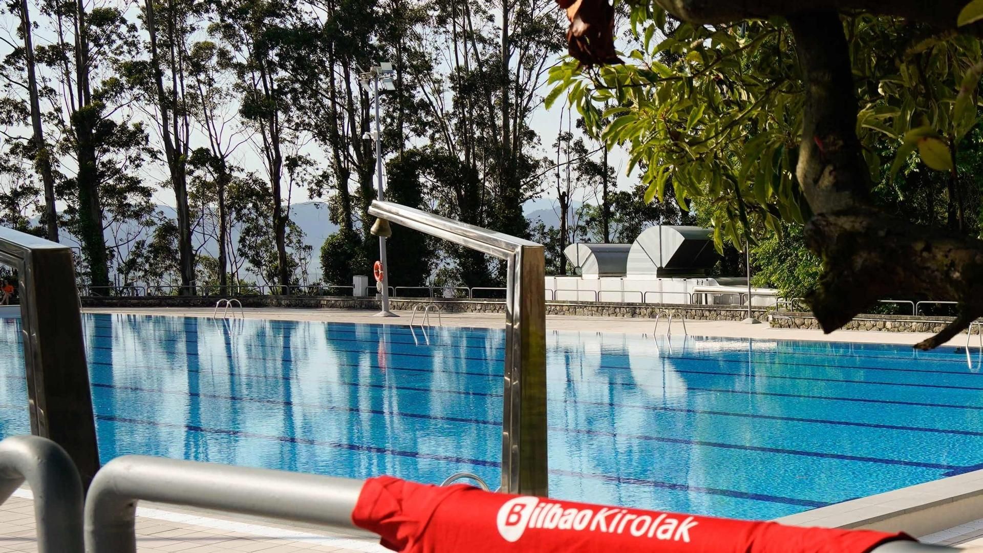 Muere un niño de 11 años en Bilbao, tras perder el conocimiento y ser evacuado de una piscina el domingo