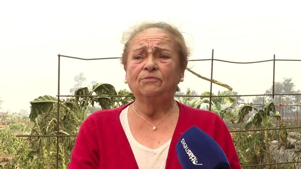 Rosario tiene aún el susto en el cuerpo tras ver su casa rodeada por las llamas en Ourense: "Es terrible, jamás habíamos visto esto"