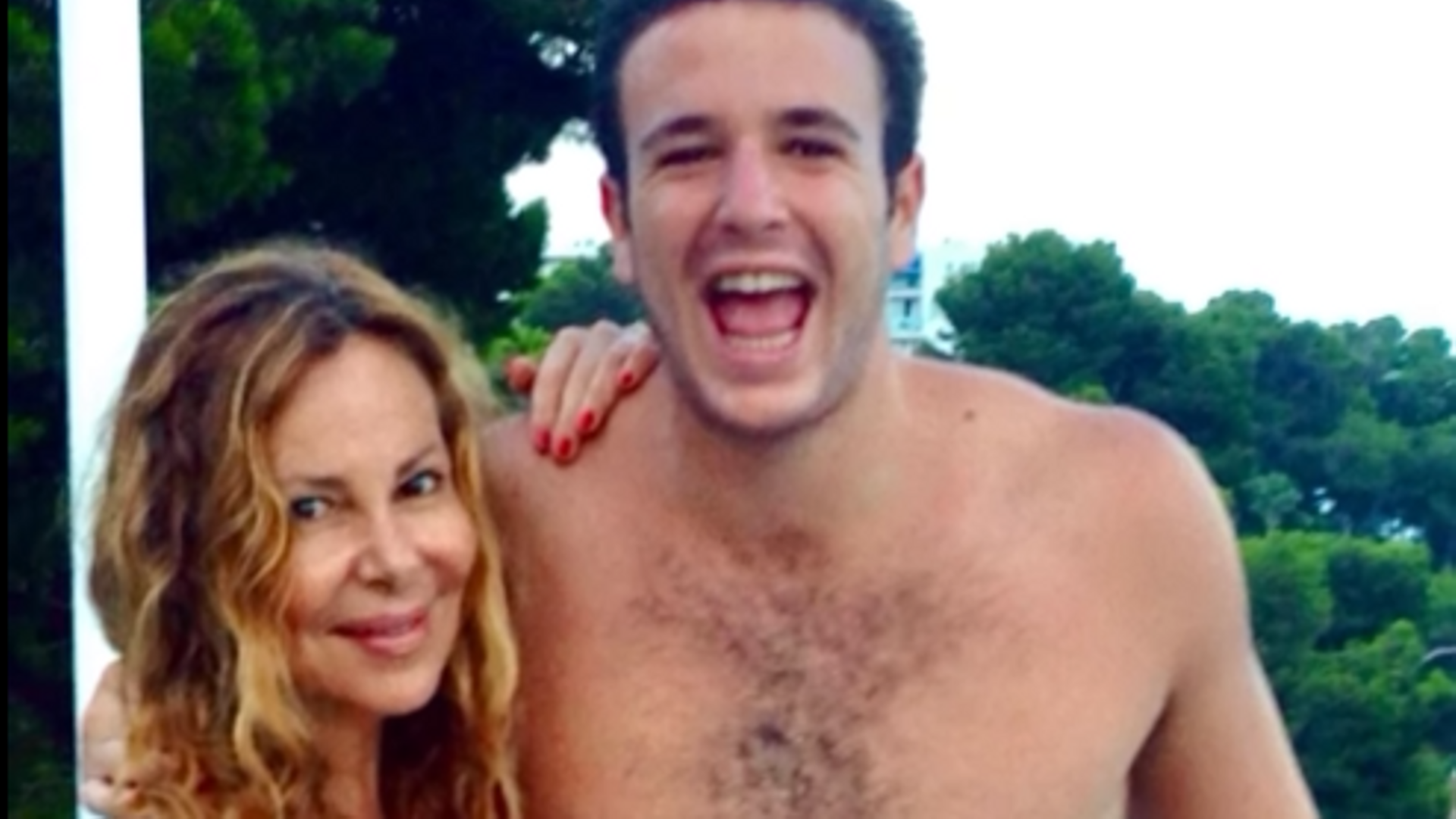 Ana Obregón junto a su hijo Aless