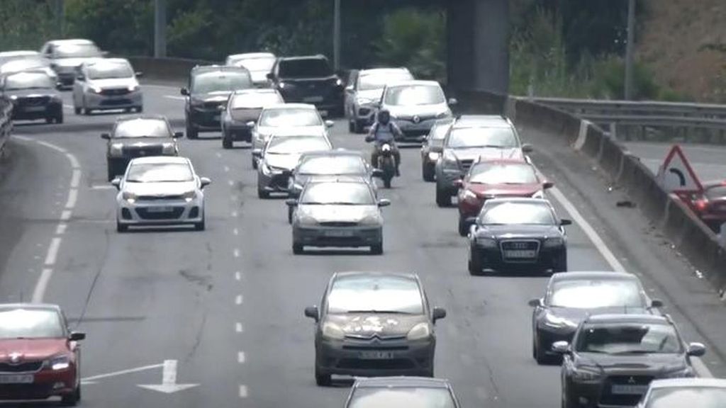 La operación salida por el puente: la DGT intensifica los controles y pide prudencia por vías cortadas por incendios