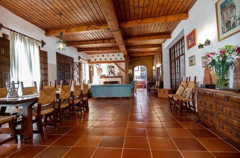 Salón comedor de la finca