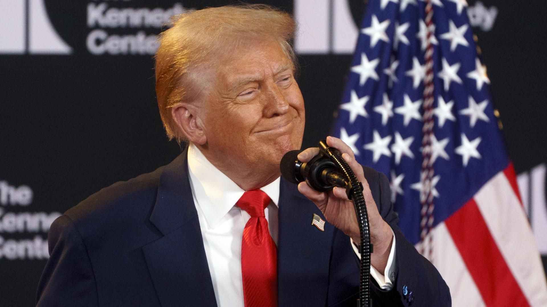 Trump baraja incluir a "algunos líderes europeos" en una eventual reunión con Putin y Zelenski