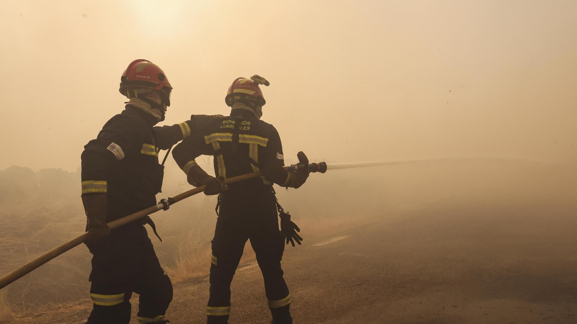 Evacuada la población de El Payo, en Salamanca, por el empeoramiento del incendio