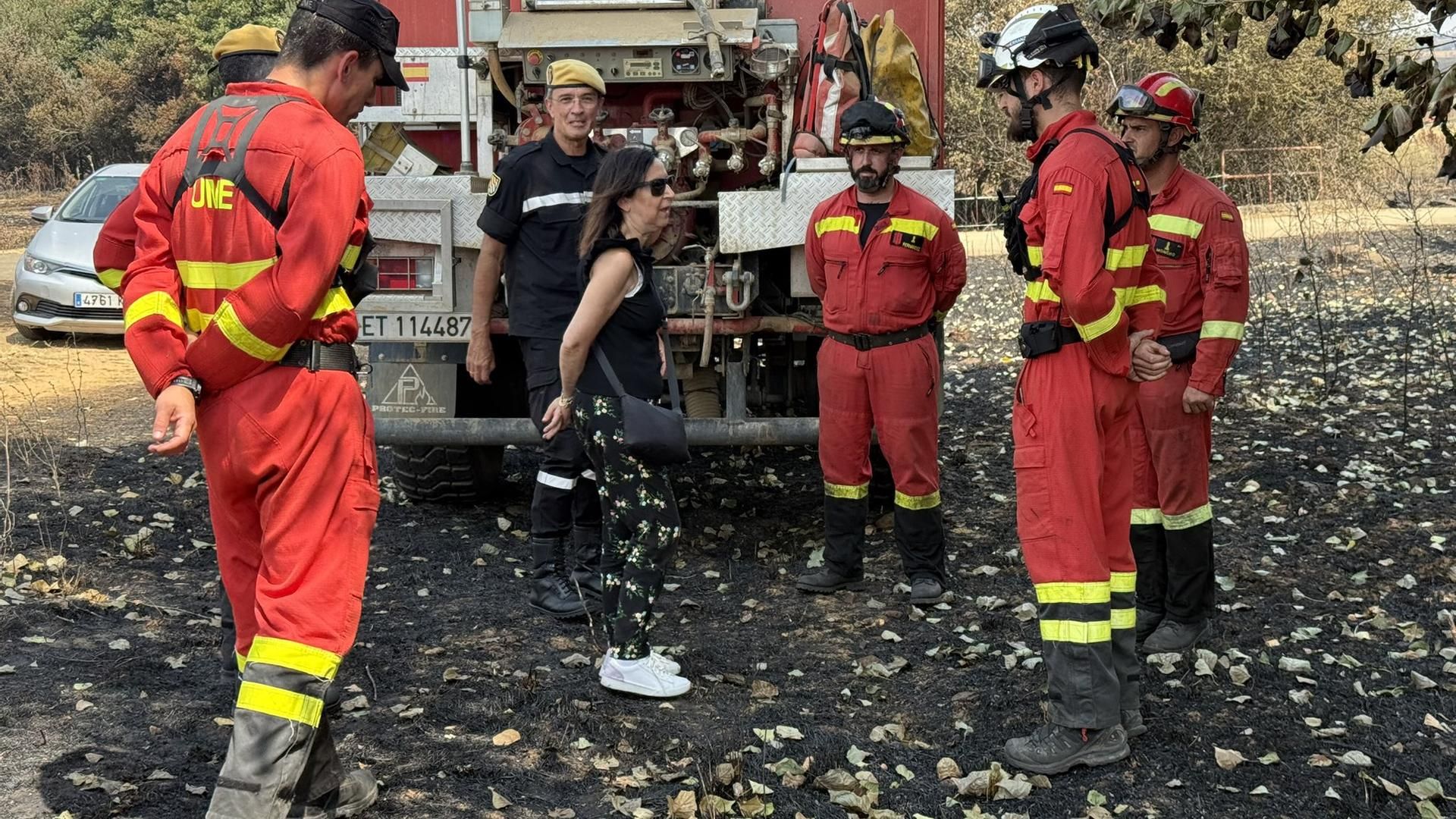 Margarita Robles visita a la UME en Ayoó de Vidriales, Zamora