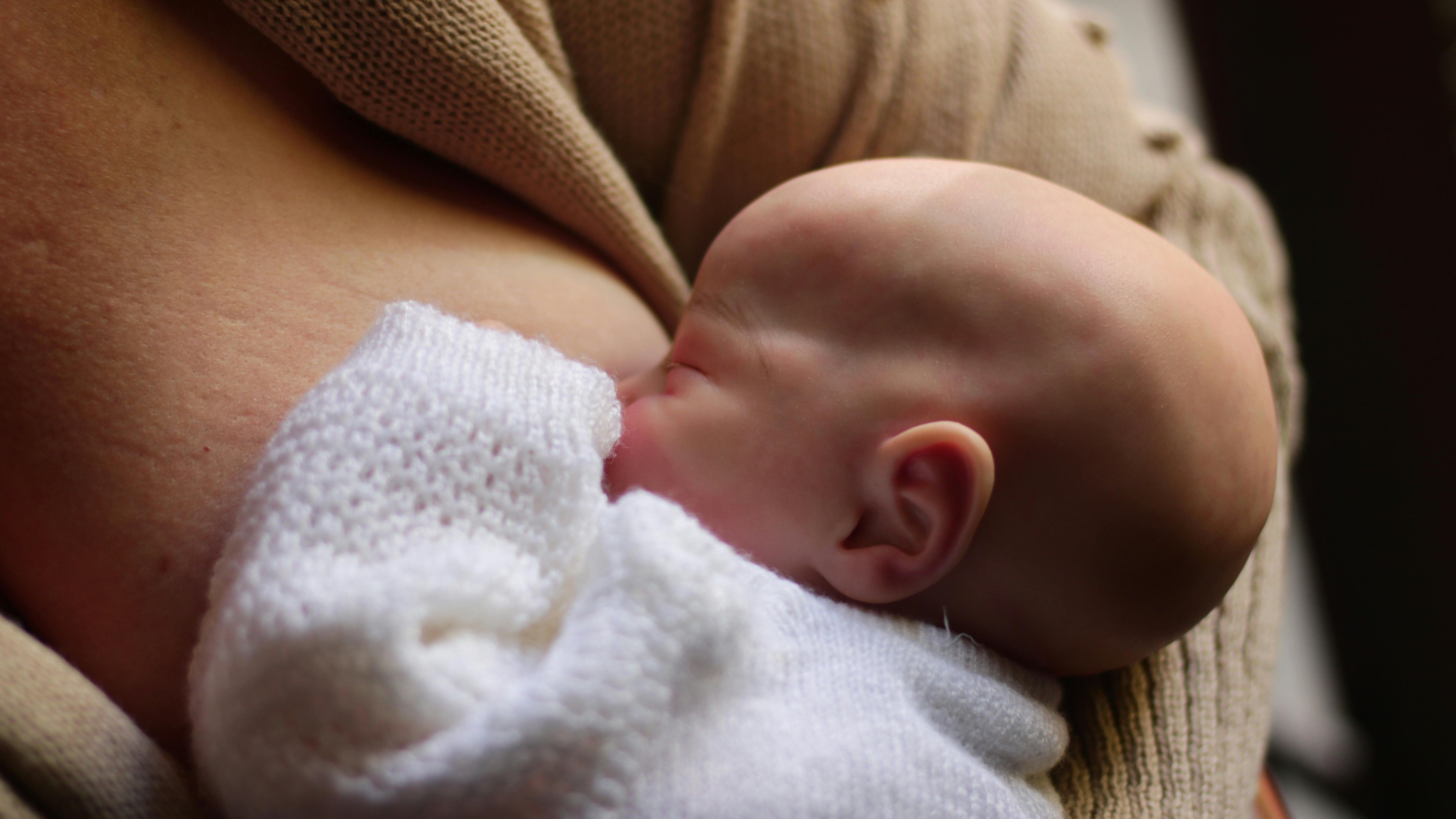 Señales de que el bebé come correctamente. FUENTE: Pexels