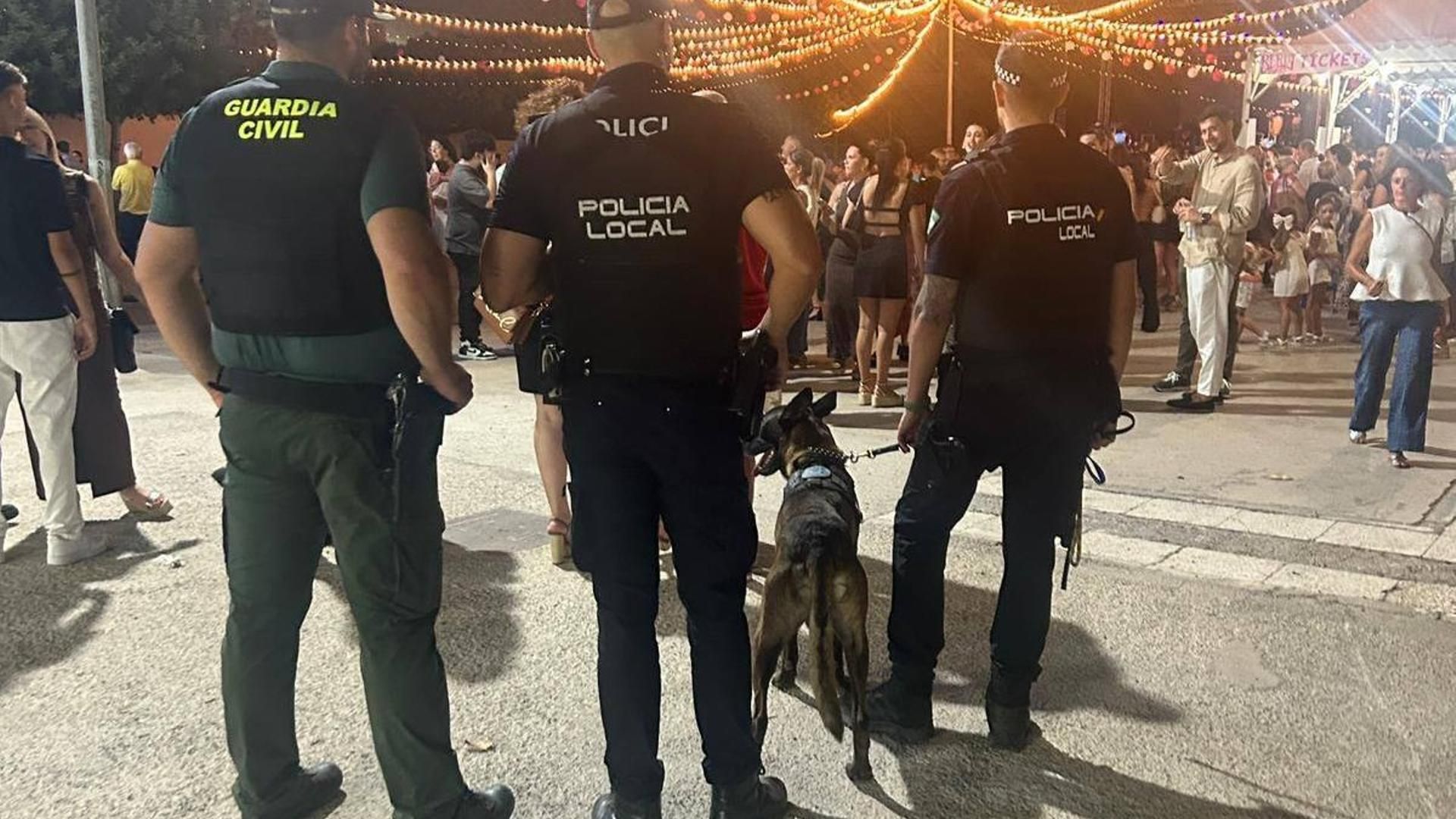 Agentes de Policía Local y Guardia Civil en Berja, Almería