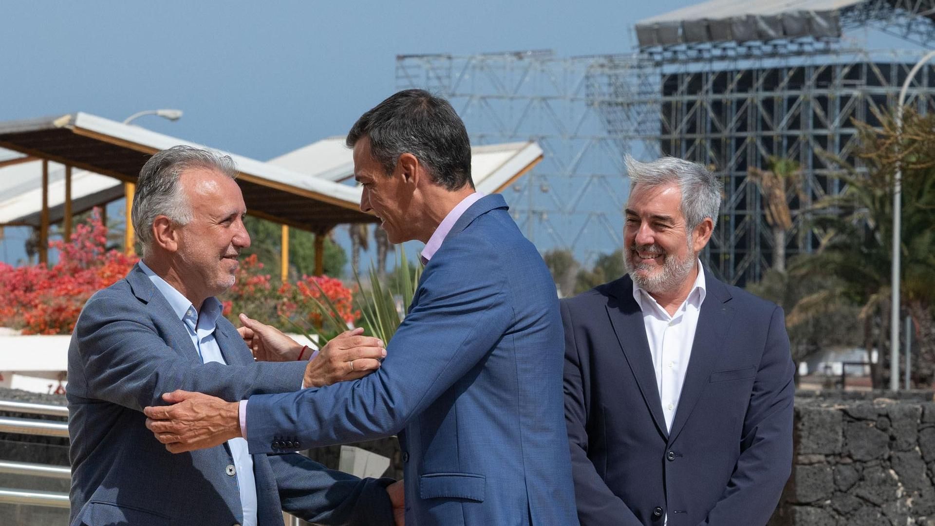 Ángel Víctor Torres, Pedro Sánchez y Fernando Clavijo