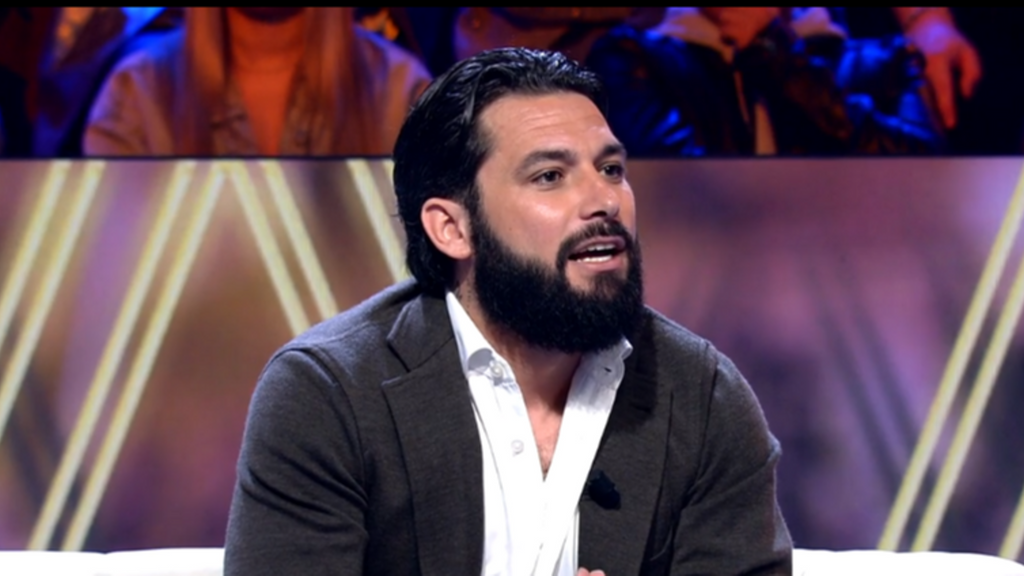 Jota Peleteiro explica por qué paga el colegio del hijo de Jessica Bueno y Kiko Rivera: "Estaban pasando por un mal momento económico" ¡De viernes! Top Vídeos 425