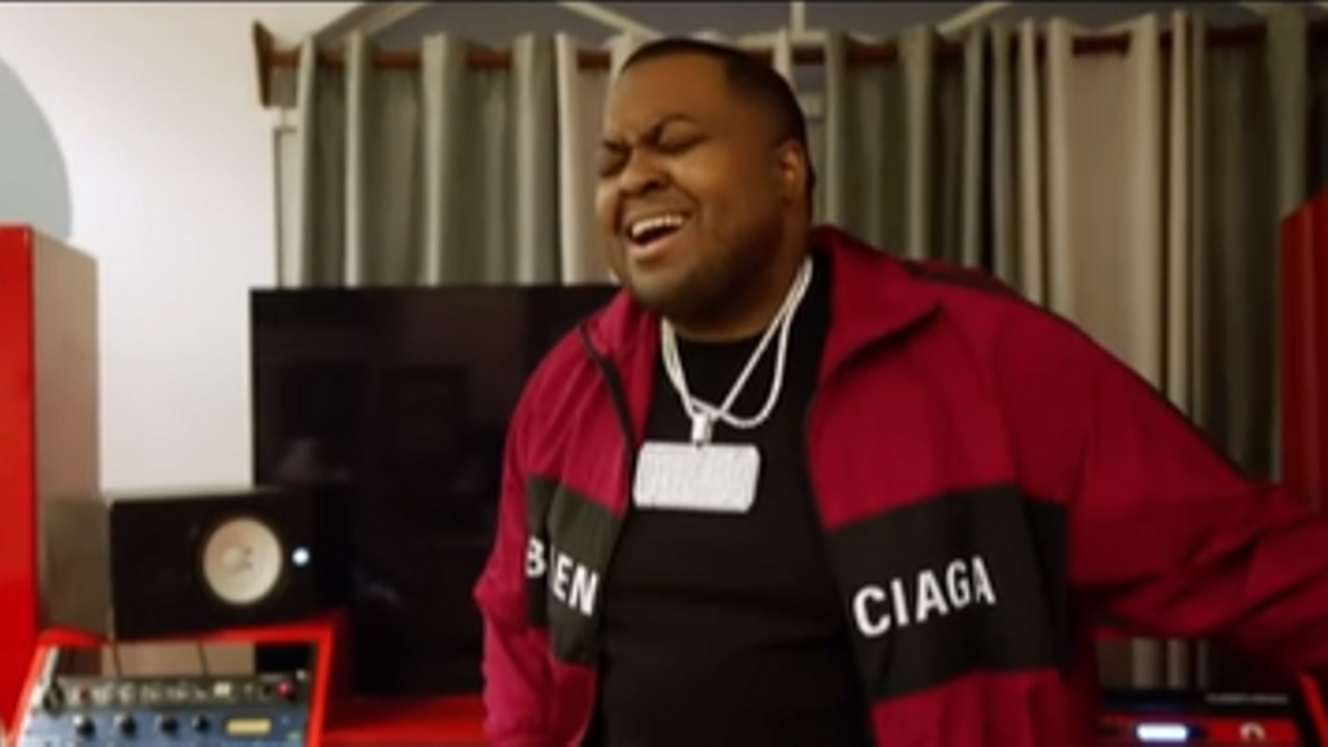 El cantante Sean Kingston, conocido por 'Beautiful girl', condenado a tres años de cárcel por estafa