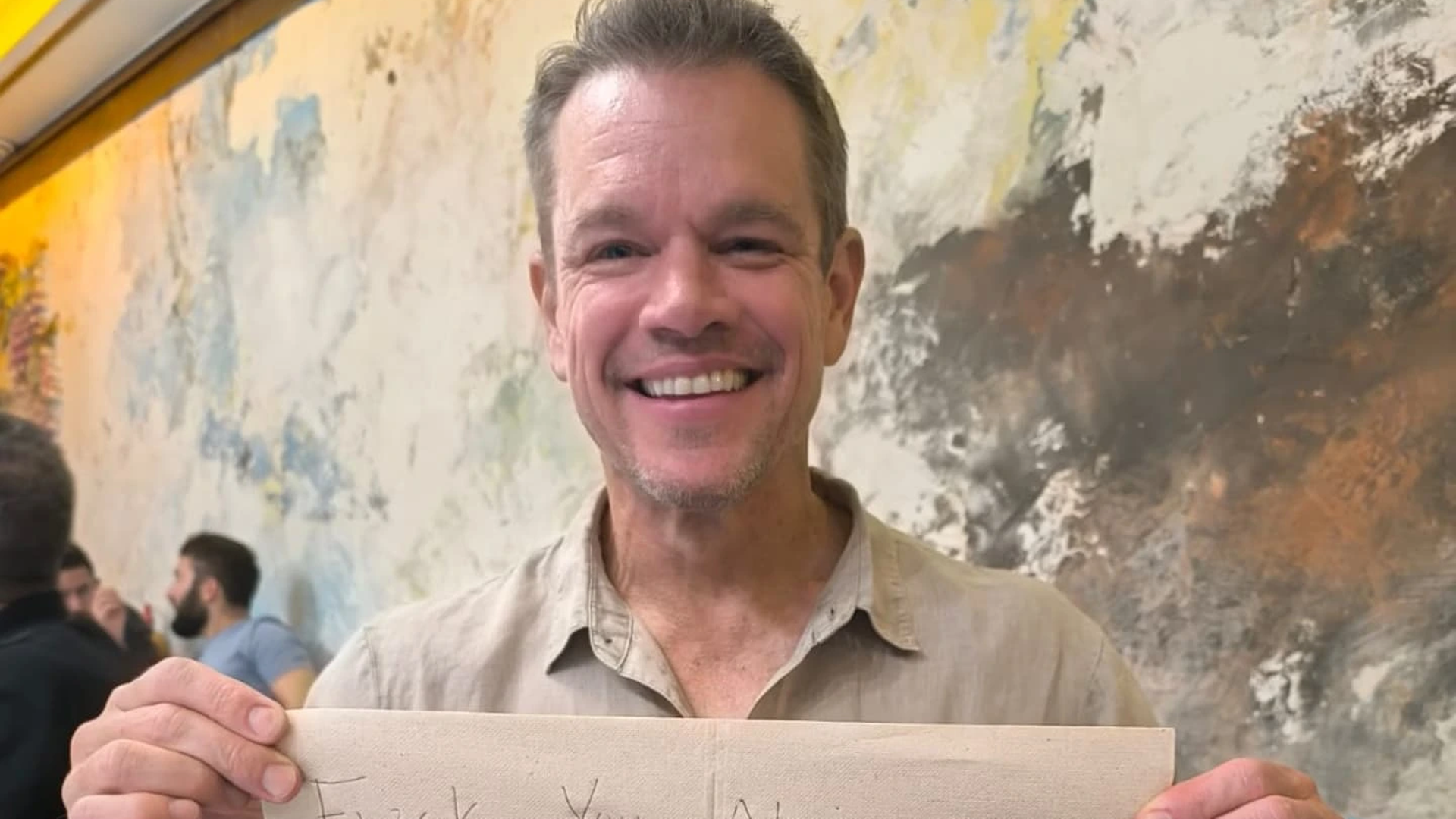 El mensaje de Matt Damon en un bar de Barcelona