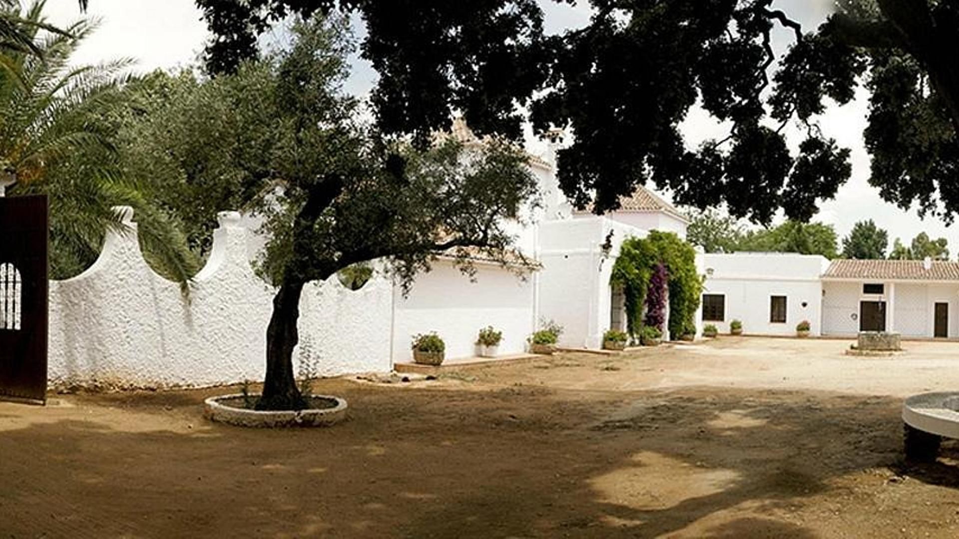 Exterior de la finca Recreo de San Cayetano
