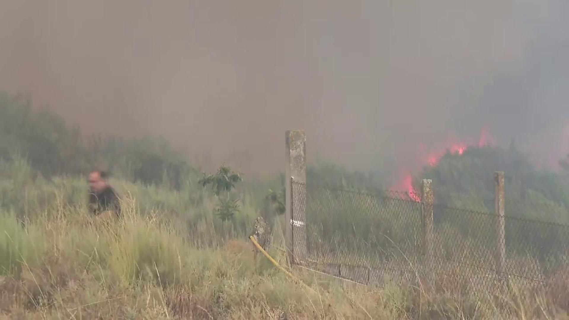 Más de una decena de incendios activos en Ourense